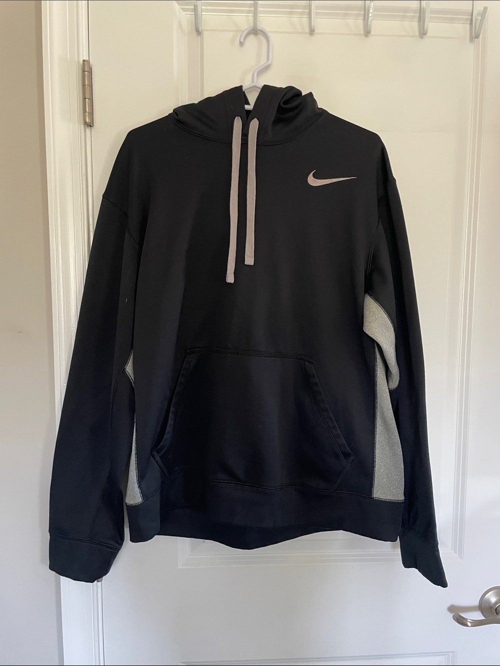 Nike Men’s Black Hoodie with Gray Contrast Panels